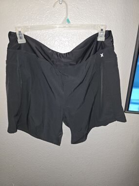 Hurley Women's Black Stretch Athletic Shorts